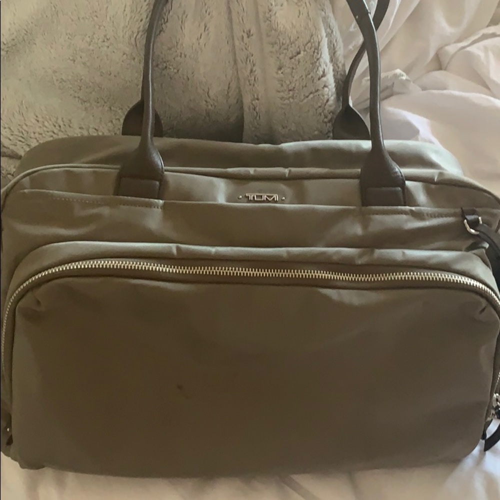 Tumi tote